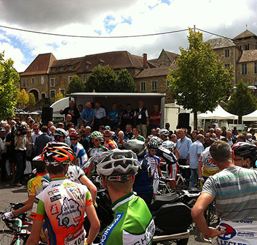 car podium pour manifestions culturelles